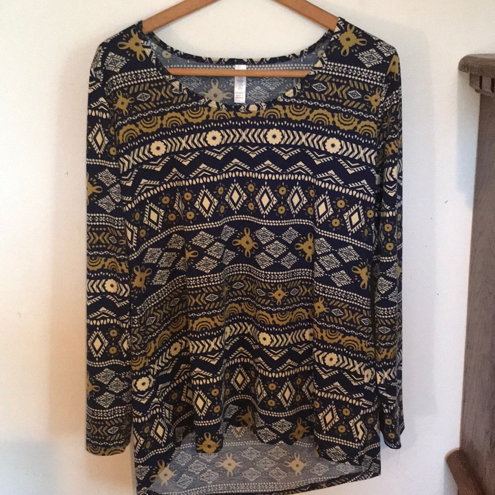 NWOT LuLaRoe Long Sleeve Tee